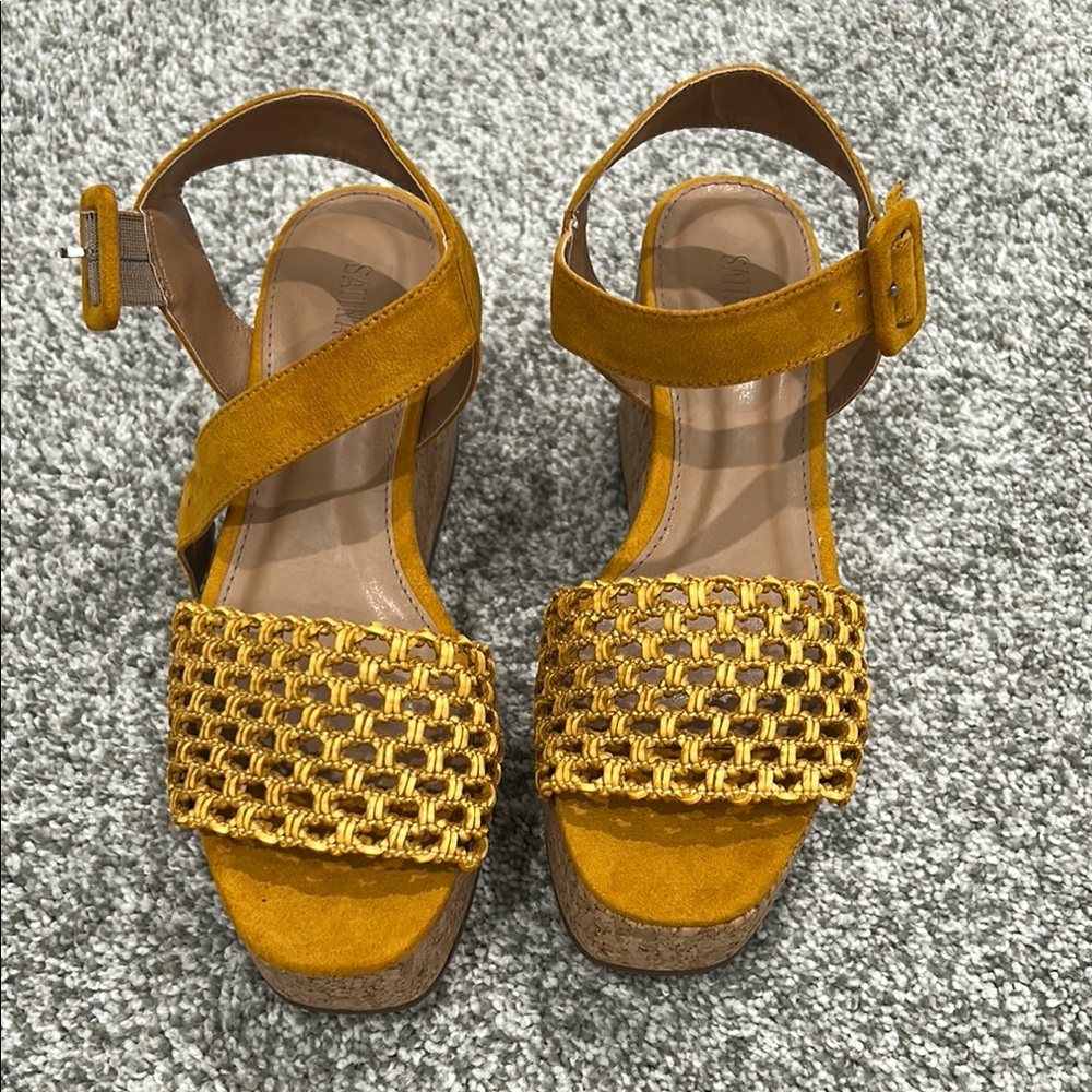 Wedge Platform Woven Sandals.